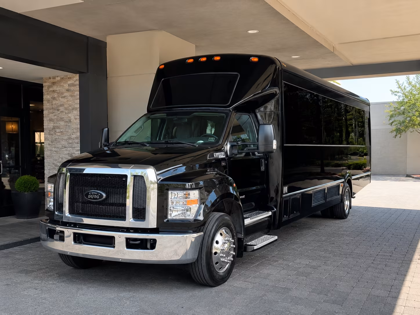 leander party bus