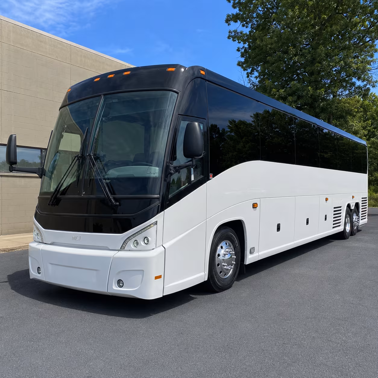 leandercharterbuscompany com is the go to for corporate airport shuttles from leander to aus